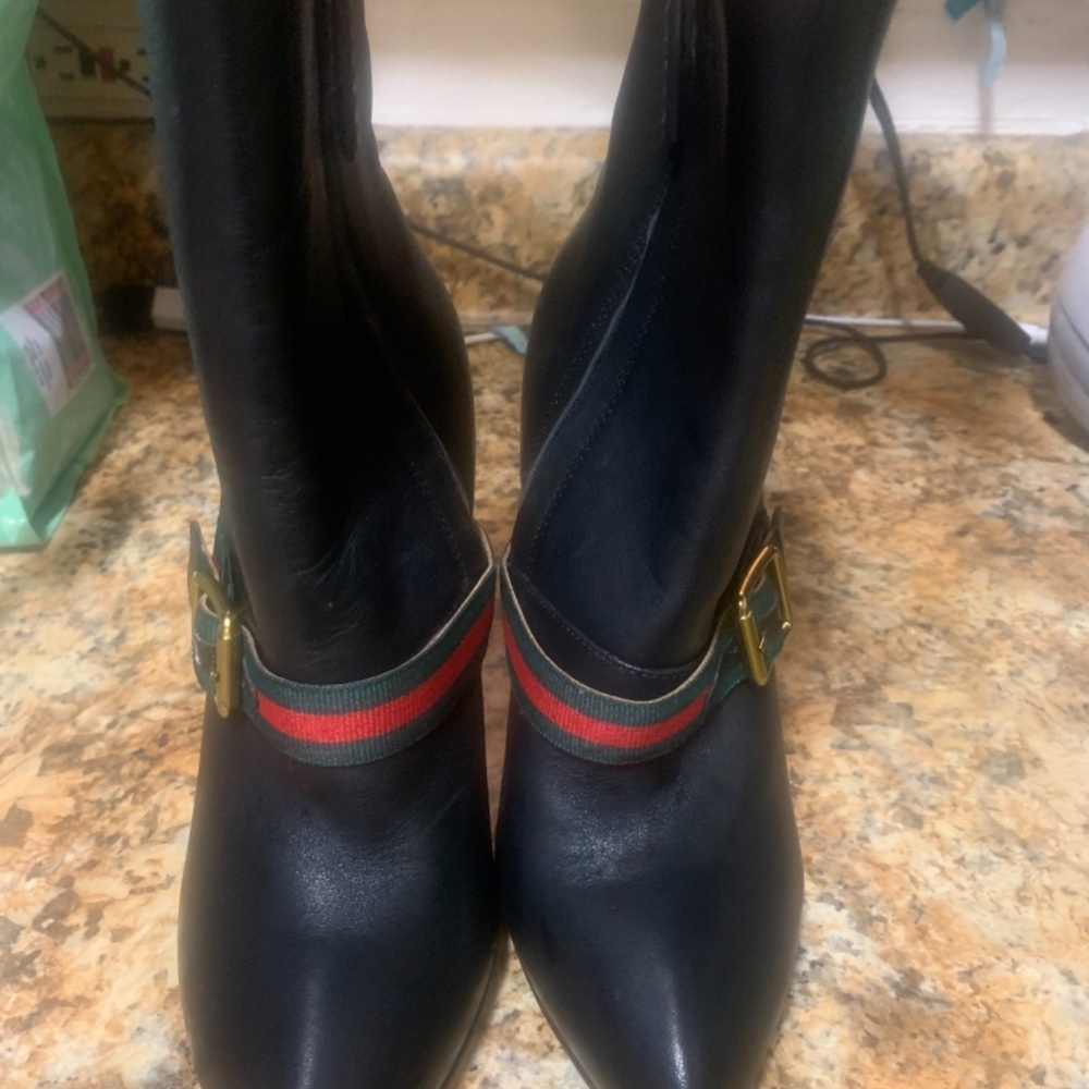Gucci size 5.5 boots
